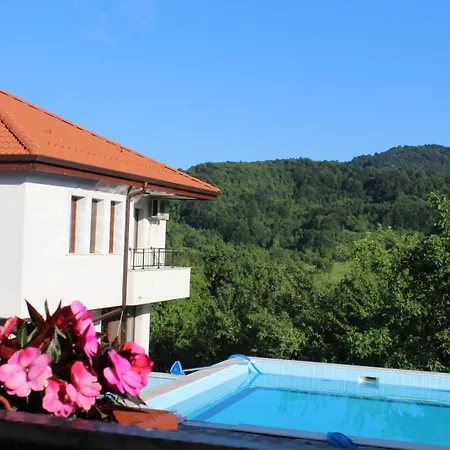 бадевски рай-къща надежда Holiday home