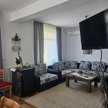 бадевски рай-къща надежда