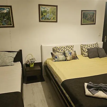 Holiday home бадевски рай-къща надежда *