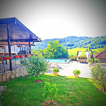 бадевски рай-къща надежда Holiday home