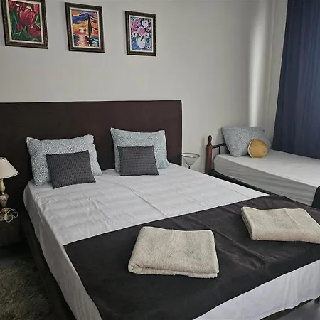 Holiday home бадевски рай-къща надежда