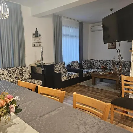 бадевски рай-къща надежда Holiday home