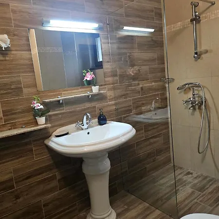 бадевски рай-къща надежда