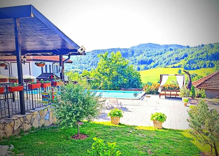 бадевски рай-къща надежда Ваканционна къща